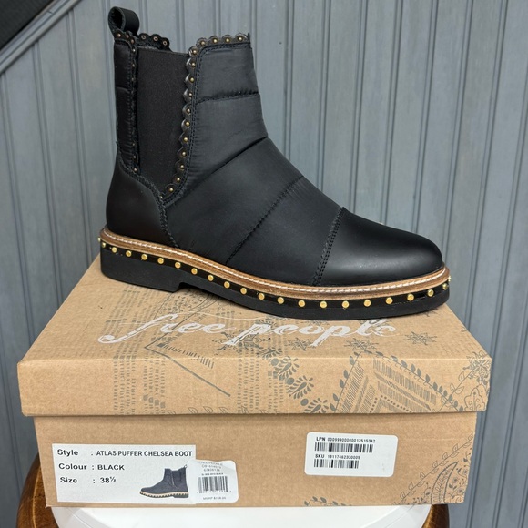 Free People Atlas Puffer Chelsea Boot Black Size 38.5 (US 8) New in Box - Picture 11 of 15